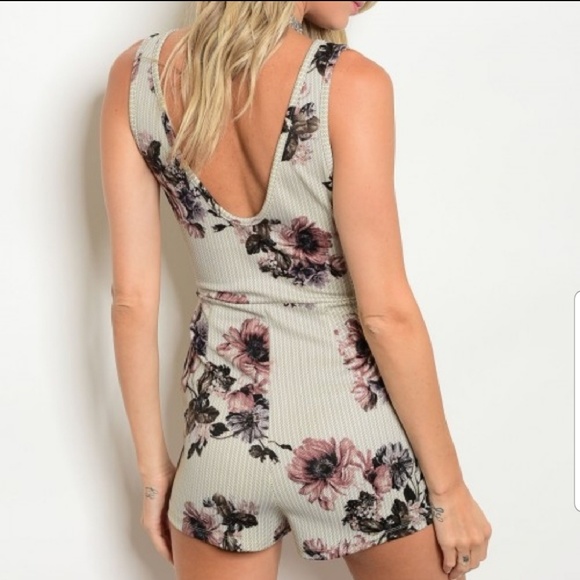 Last one!! LG Floral Tan Herringbone Romper - Picture 2 of 6